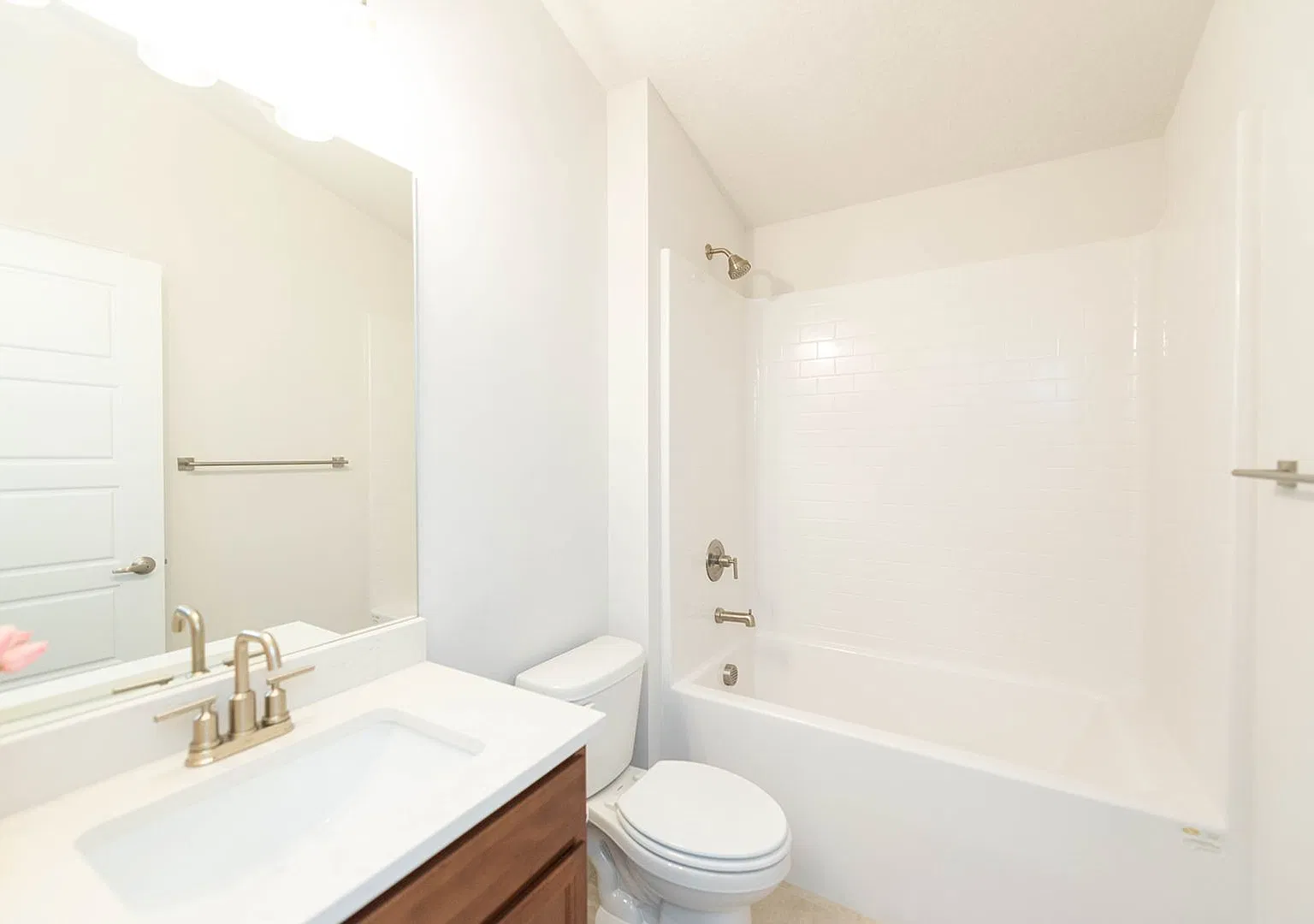 $400 Rent Credit 1st Month's Rent!! — Photo 3