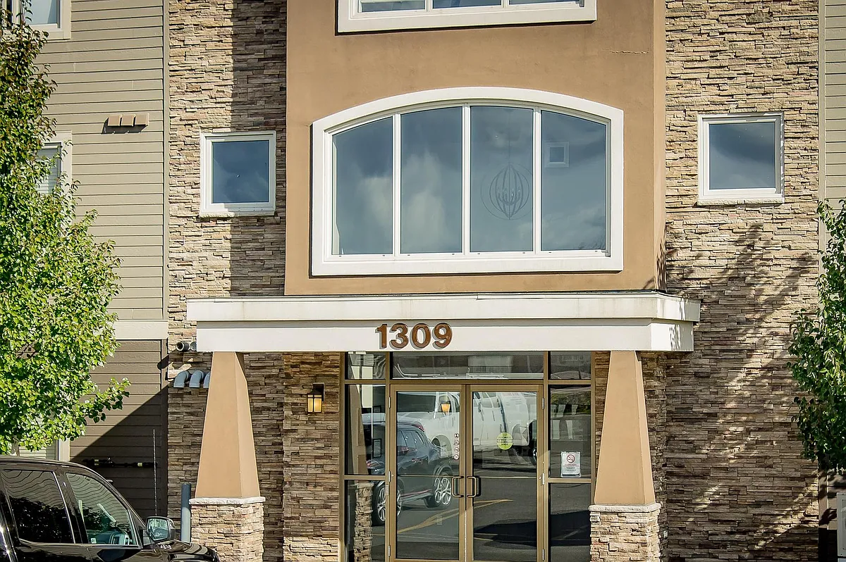 Building Photo - 1309 Mountain Rd