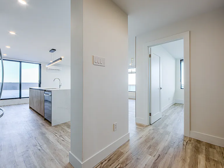 55 Livingston Rd — Photo 35