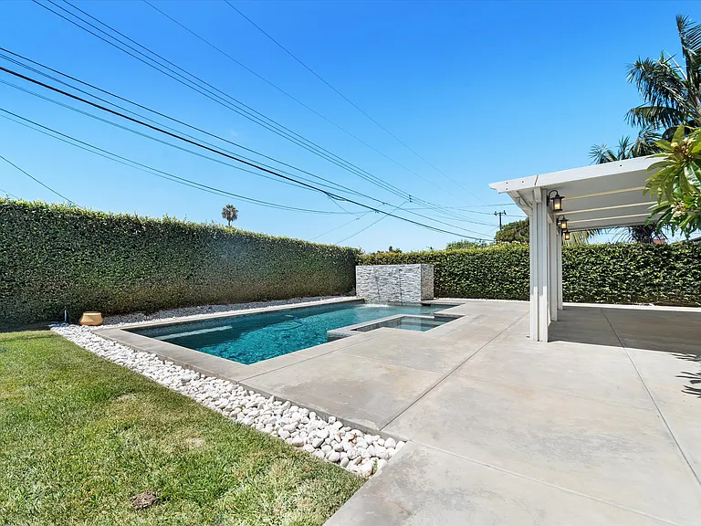 Backyard retreat