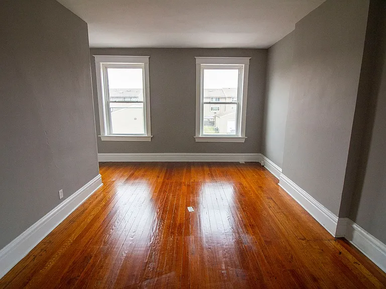 4335 Minnesota Ave — Photo 4