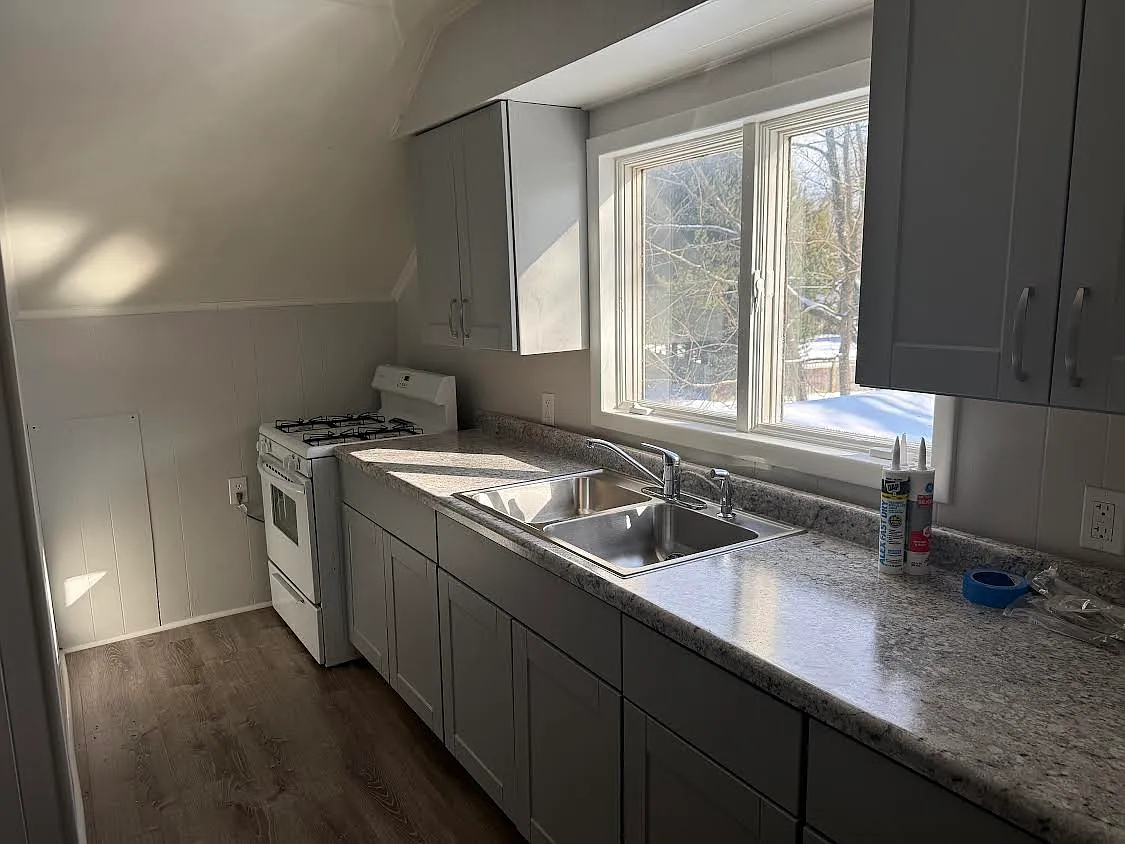 kitchen - 135 N Pearl St #A