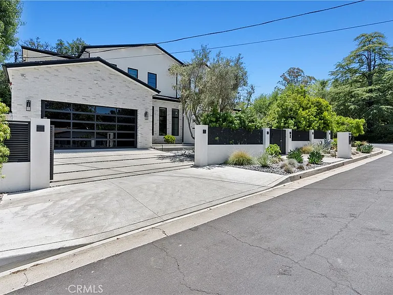 5050 Arundel Dr — Photo 72