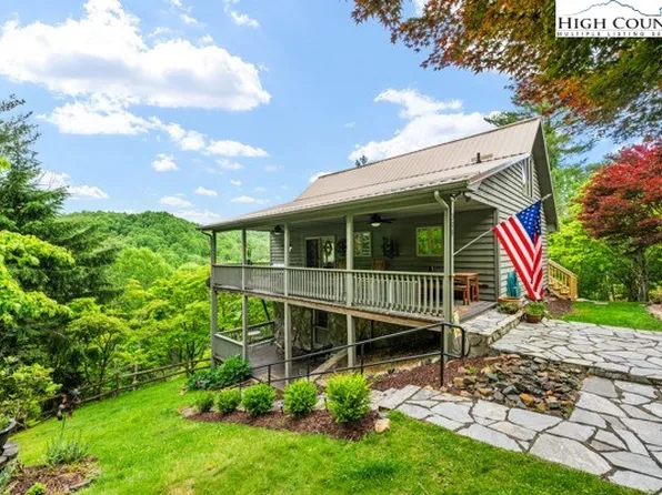 306 S Turkey Ridge Road, Lansing, NC 28643