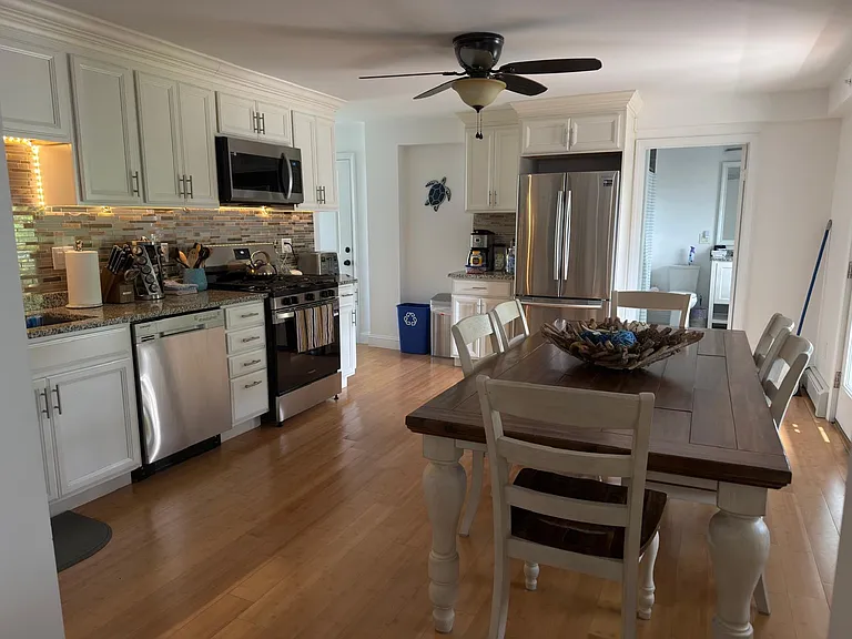 13 Essex St #2 — Photo 9