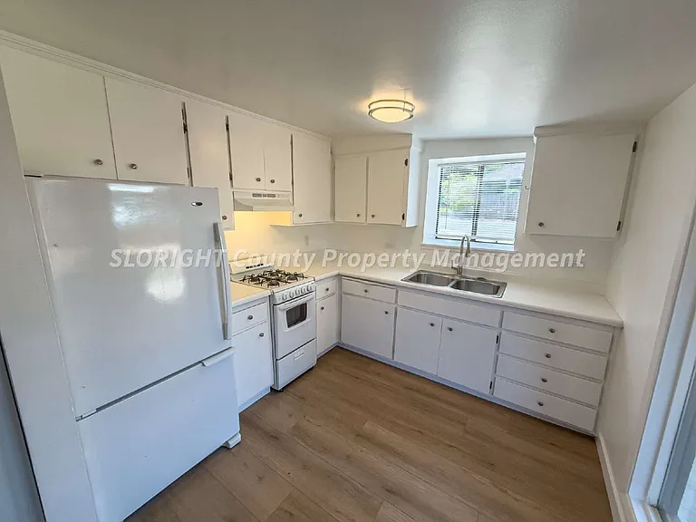 793 Pepper St — Photo 4