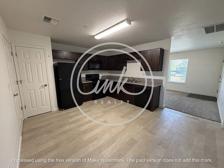 1770 Nichols Ln — Photo 5