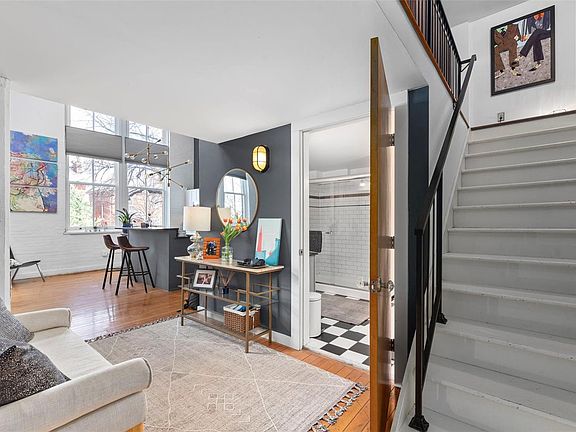 3rd image of 4242 Laclede Ave APT 103