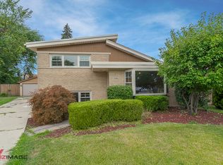 9746 S Utica Ave, Evergreen Park, IL 60805