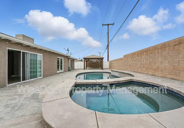 387 E Nubia St — Photo 26