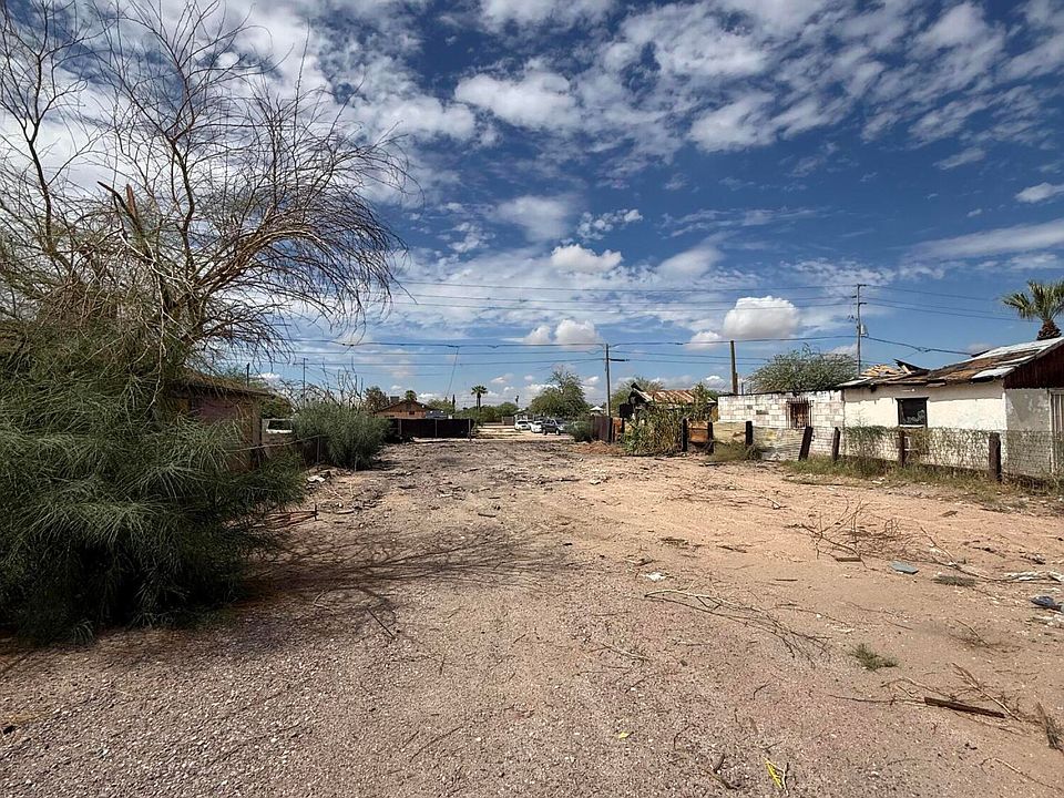 1st image of 207 N TREKELL Road #-