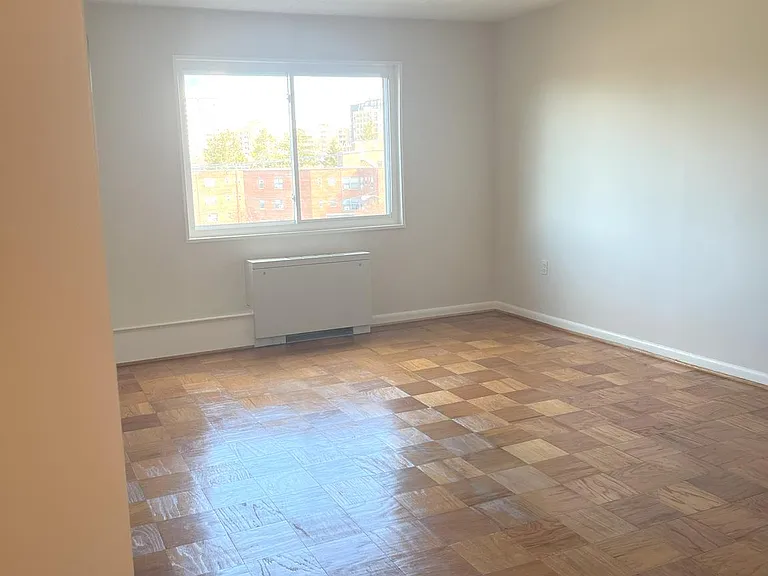 4800 Chevy Chase Dr #404 — Photo 16