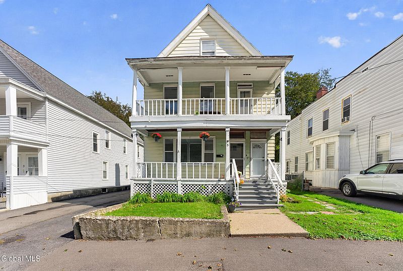 4th image of 5 Lansing Avenue