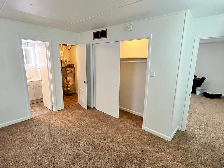340 Sanderson St — Photo 8