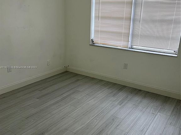 5th image of 13701 Kendale Lakes Cir APT B-211