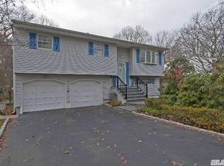 780 10th St, Islip Terrace, NY 11752