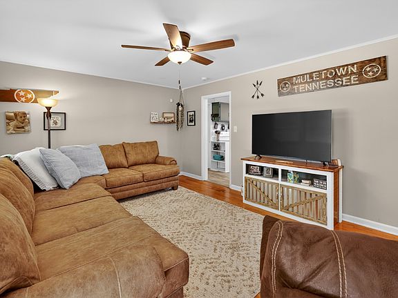 4th image of 105 Daleview Cir
