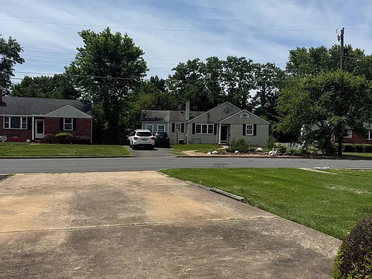 2906 Breezy Ter — Photo 71