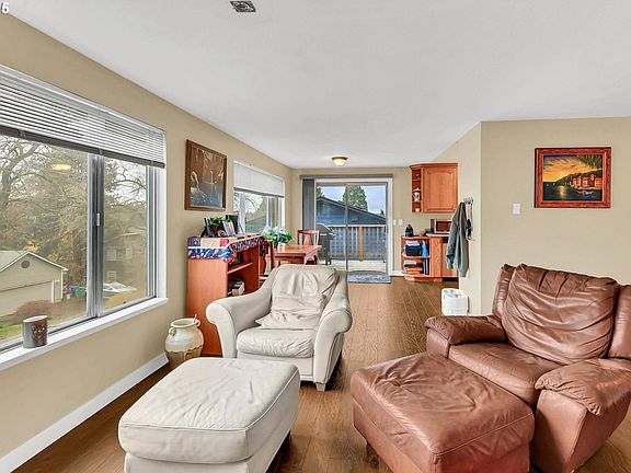 5th image of 3605 SW Texas St