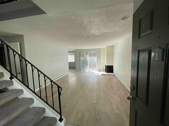 3rd image of 14322 NE 7th Pl APT 2