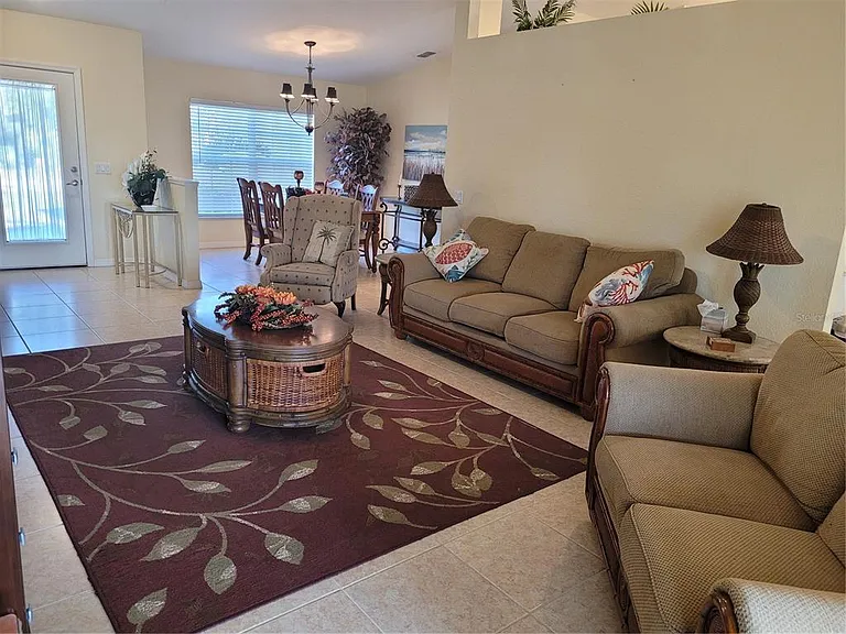 9458 Modesto Cir — Photo 4