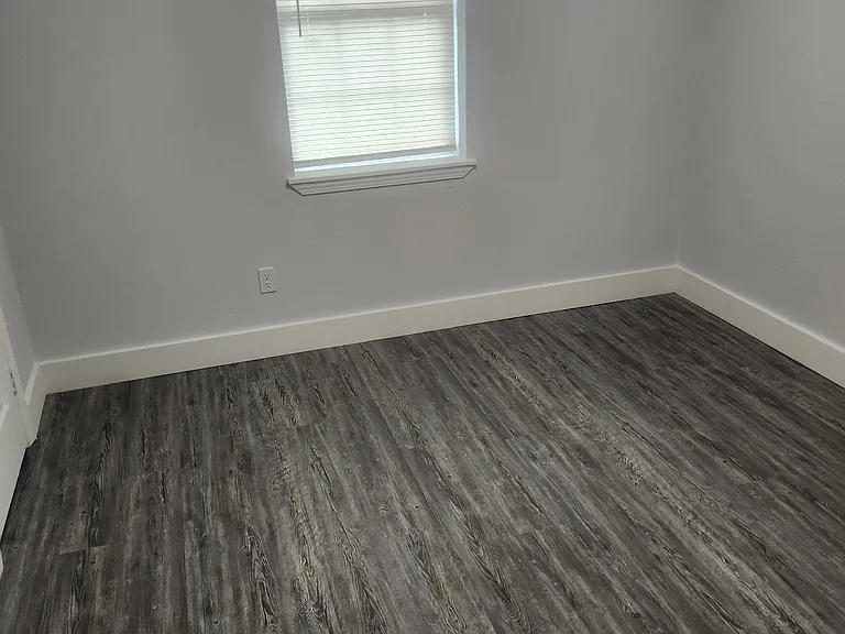 102 Ruby Ln — Photo 9