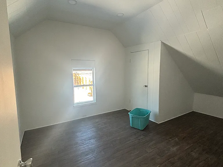 1609 Holmes Ave #3 — Photo 2