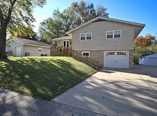 3211 N Holly Dr, Decatur, IL 62526