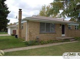 901 N Cass Lake Rd, Waterford, MI 48328