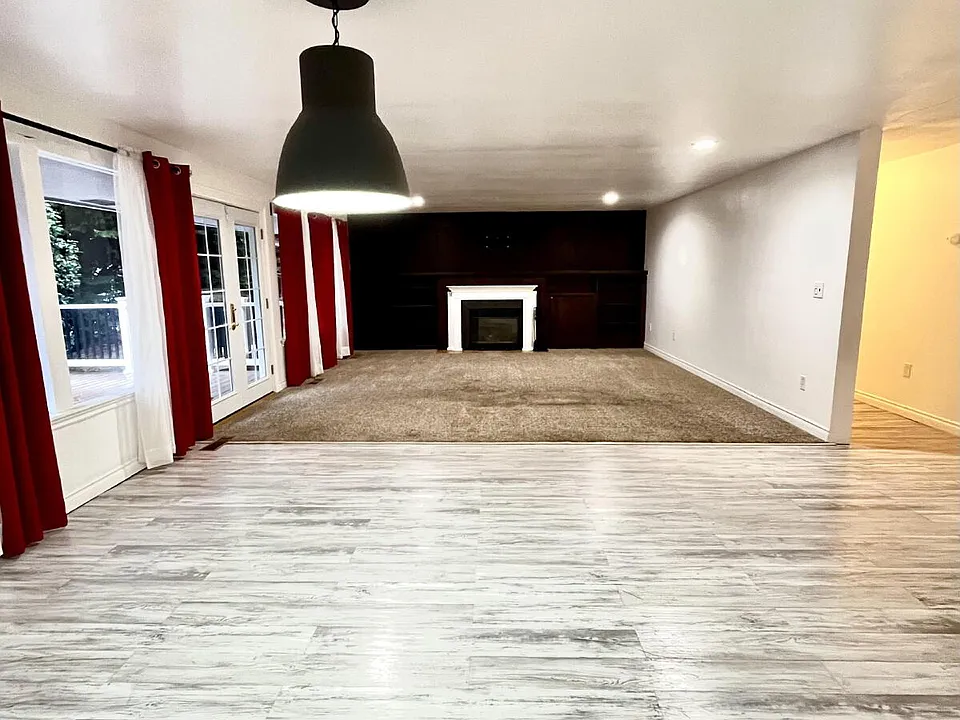2431 S Meridian