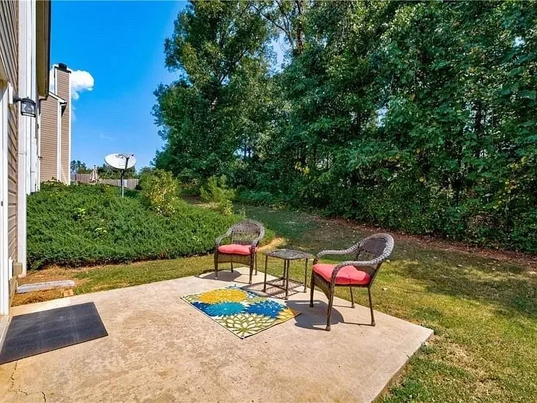 2820 Mayfair Dr — Photo 22