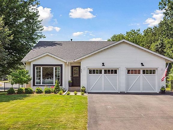 2nd image of 407 Wedgewood Dr