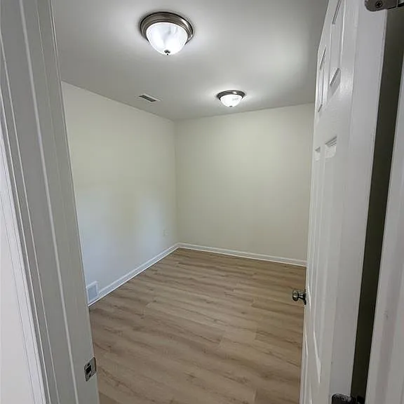 4915 Clarkston Rd — Photo 9