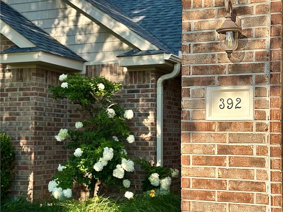 3rd image of 392 N Cold Harbor Ave