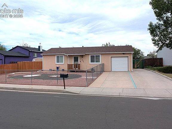 2nd image of 3241 Foxridge Dr