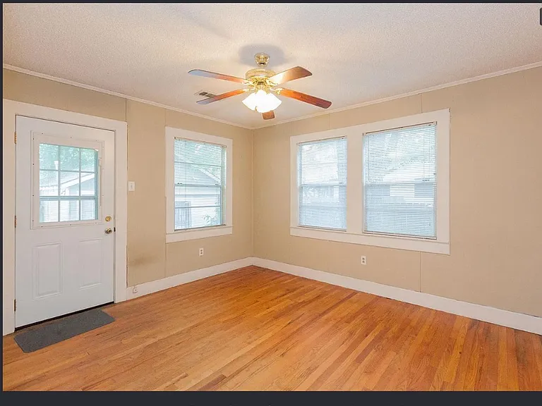 422 Glenmore Ave — Photo 10