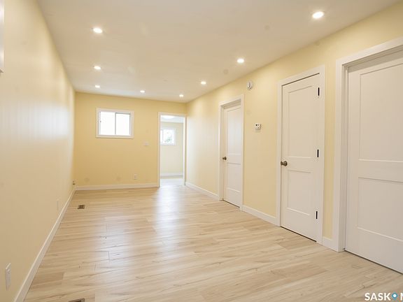 5th image of 815 Elphinstone Street