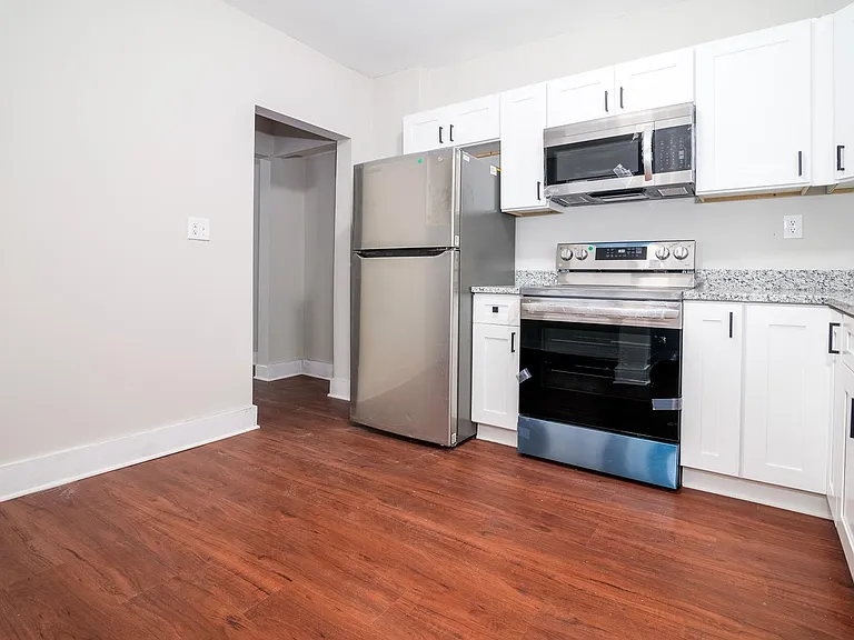 1159 Linwood Ave — Photo 15