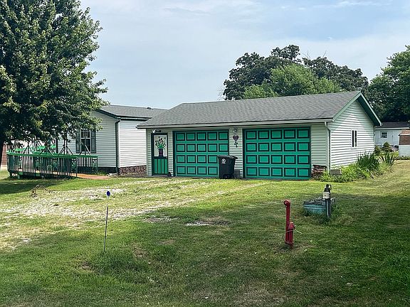 4th image of 302 Van Buren St