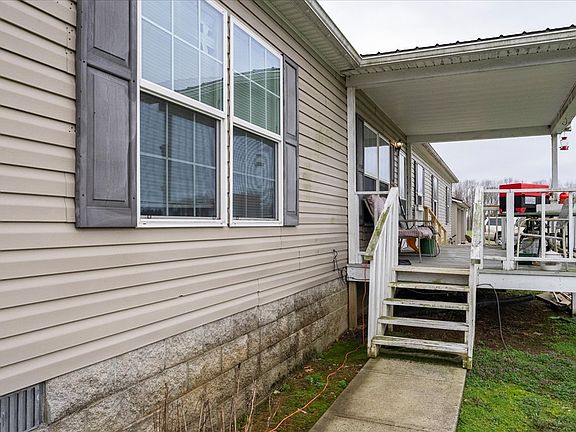 3rd image of 1926 Fairview Rd