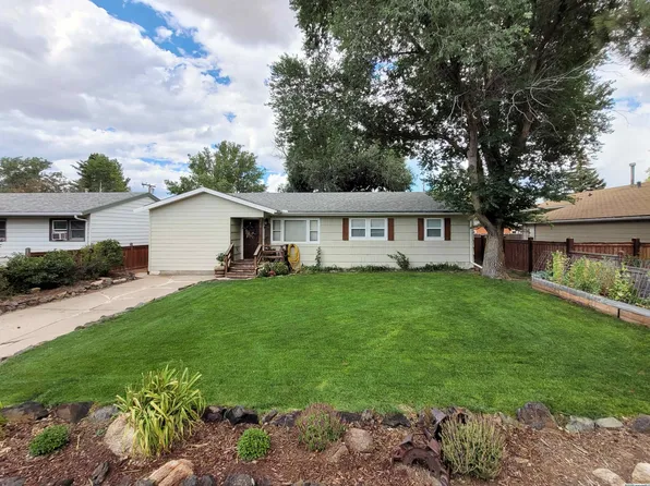 1011 Sanders Dr, Laramie, WY 82070