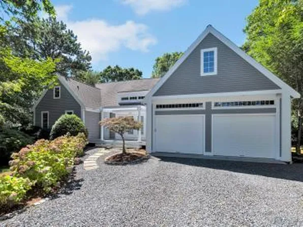 50 Hook Drive, Mashpee, MA 02649