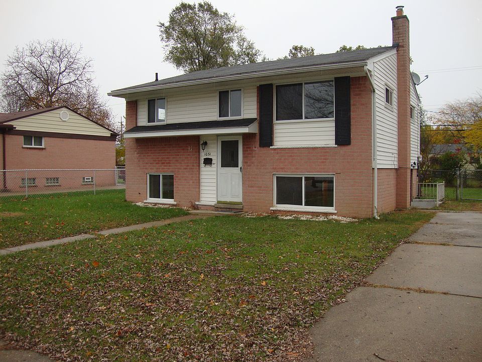 1st image of 1050 Desoto Ave