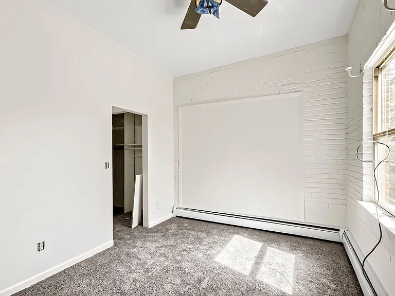 415 W 4th Ave — Photo 8