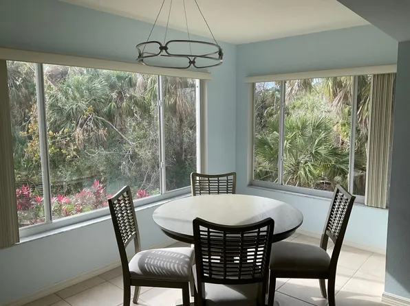 819 Montrose Dr Unit 202, Venice, FL 34293