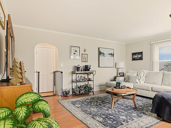 3rd image of 23 Cypress St