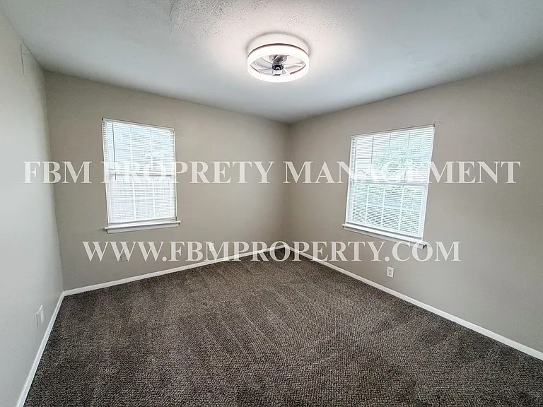136 Highland Dr — Photo 11