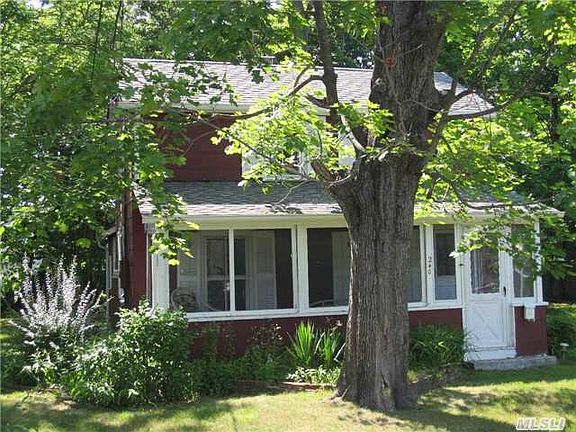 3rd image of 240 Kensington Ave