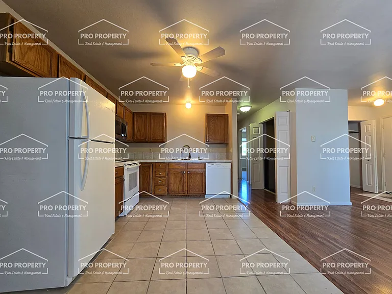 1506 E 5th St — Photo 7