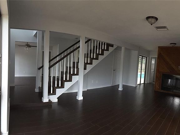 3rd image of 119 Laurel Oak Dr